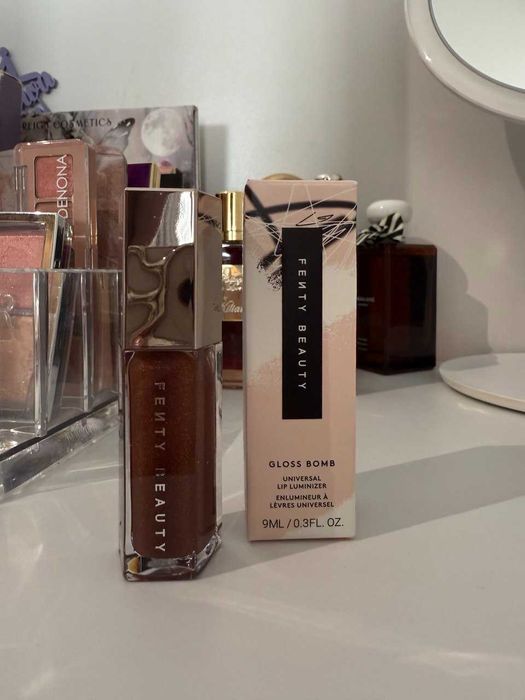 Fenty Beauty Gloss Bomb Universal Lip Luminizer błyszczyk do ust