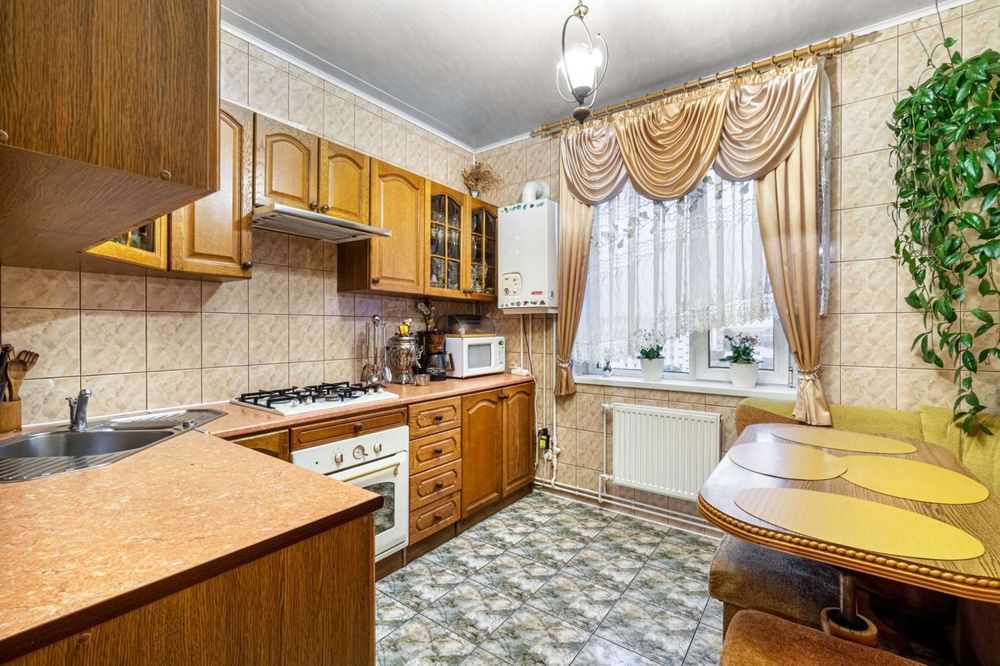 Пропоную для купівлі 3 кімнатну квартиру на вул.Леонтовича