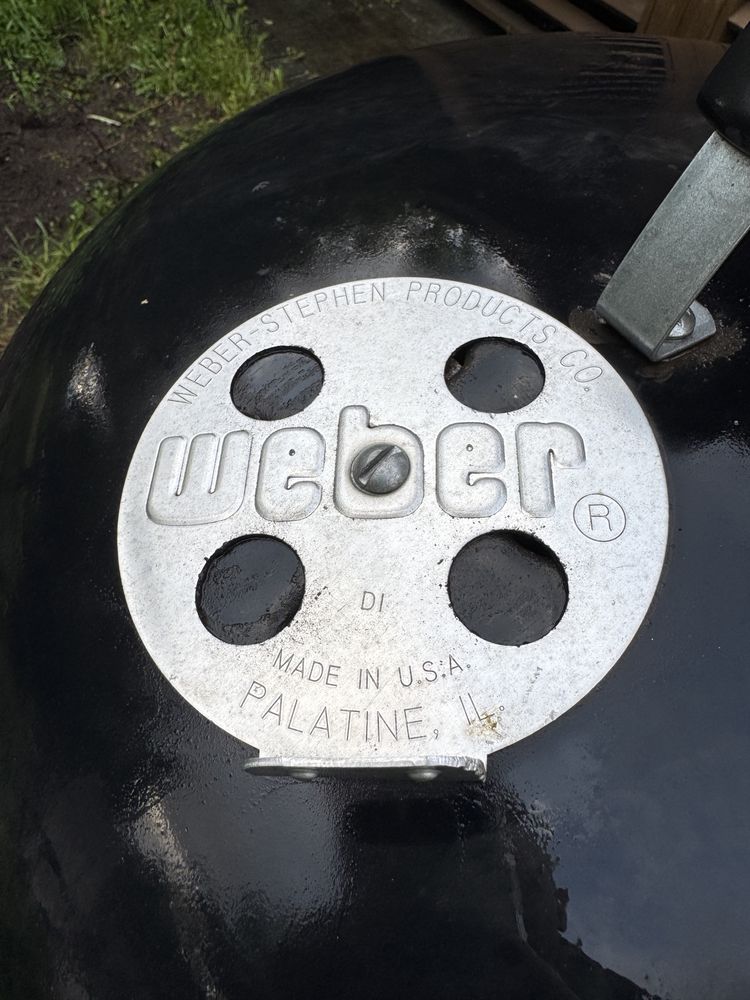 Duży grill węglowy WEBER USA