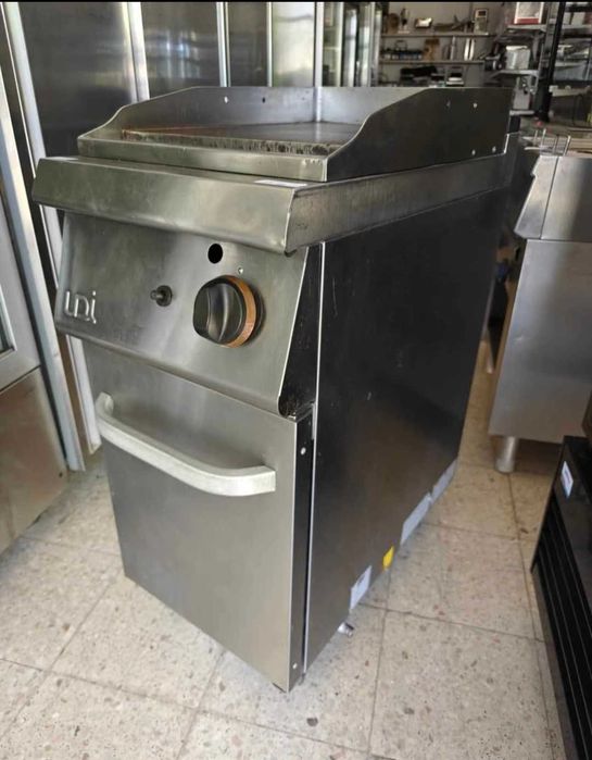 Chapa lisa a gás UDI