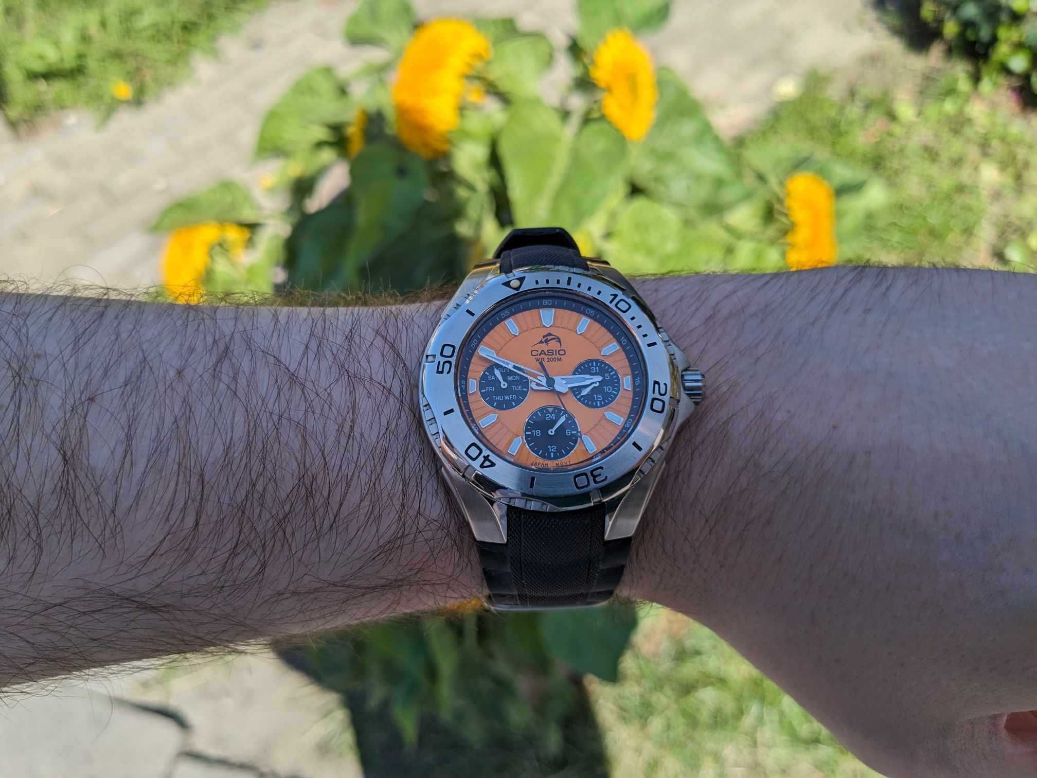 Unikatowy pomarańczowy Casio Duro Marlin