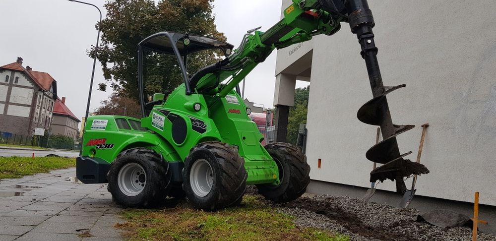 Usługi koparką łańcuchową, minikoparką, frezem do pni, kosiarką bijako