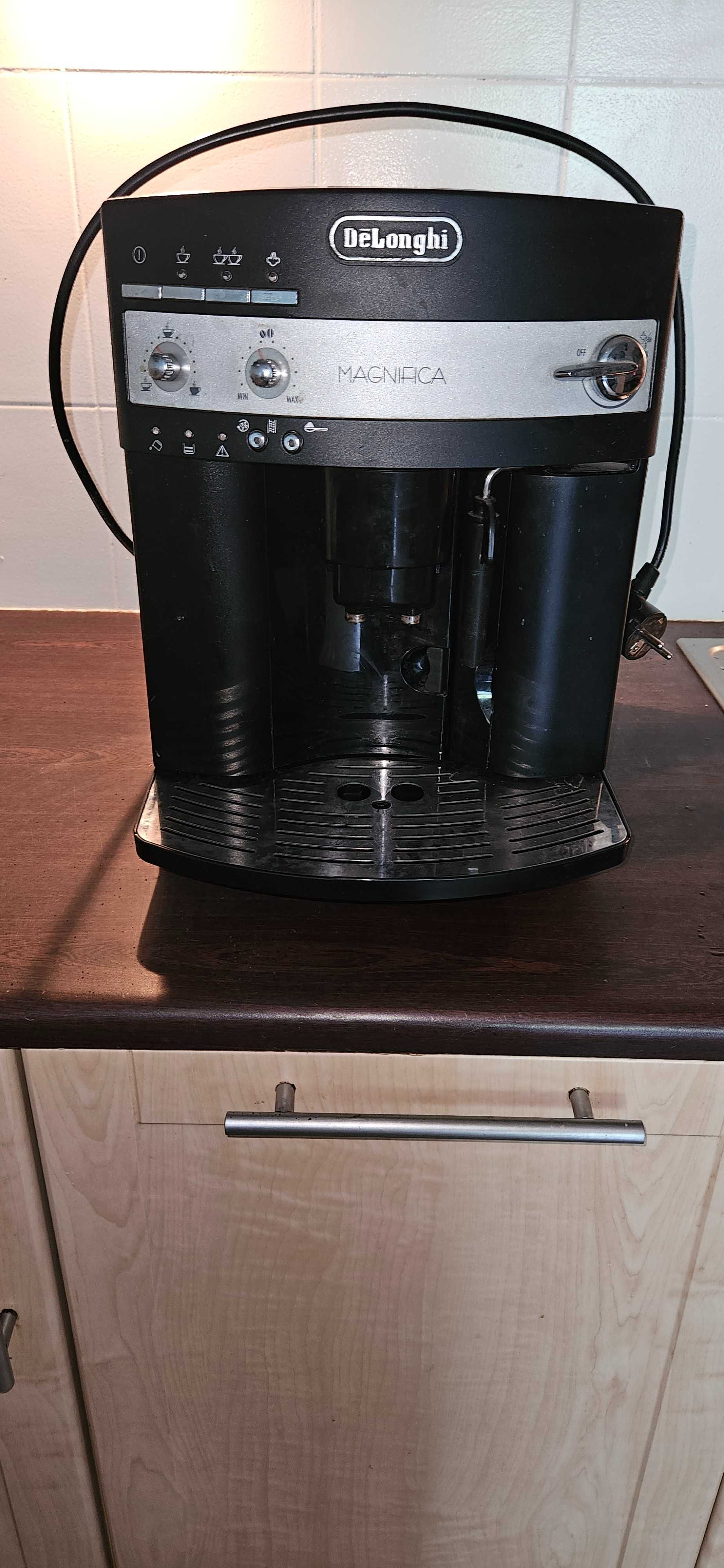 Ekspres De'Longhi ESAM 3000.B