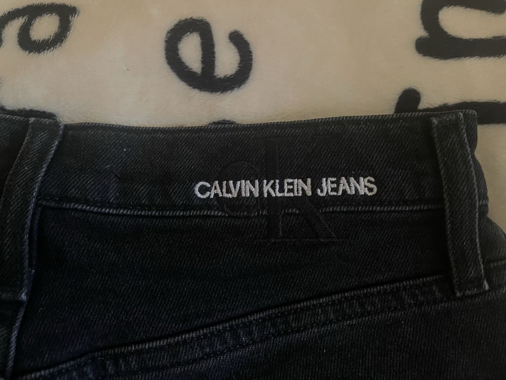 Жіночі шорти Calvin Klein