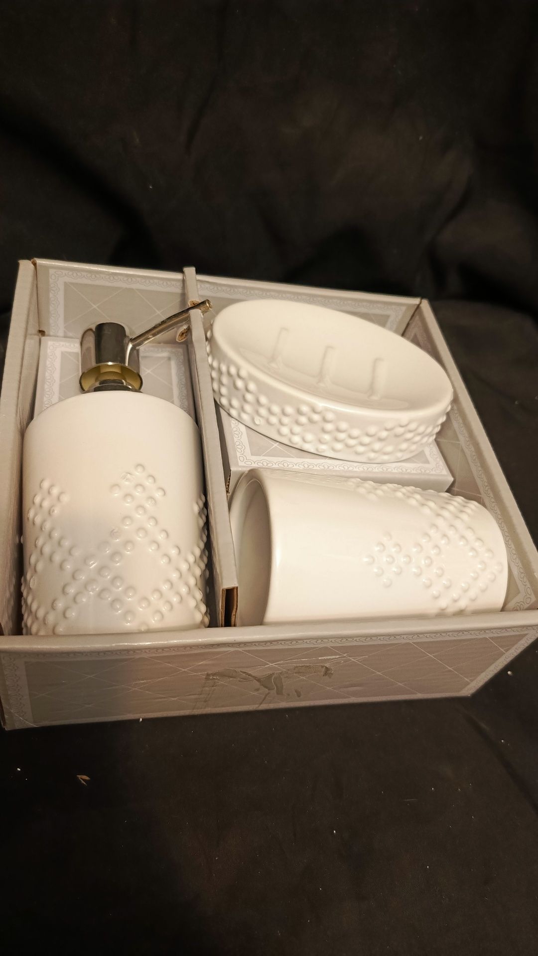 Ceramiczny zestaw łazienkowy