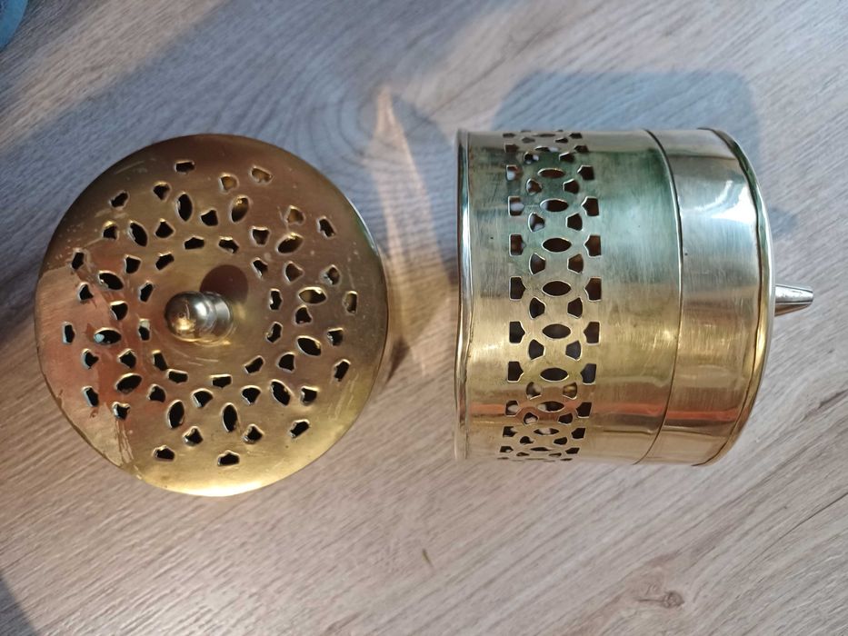 MOSIĄDZ puszki ozobne z MOSIĄDZU