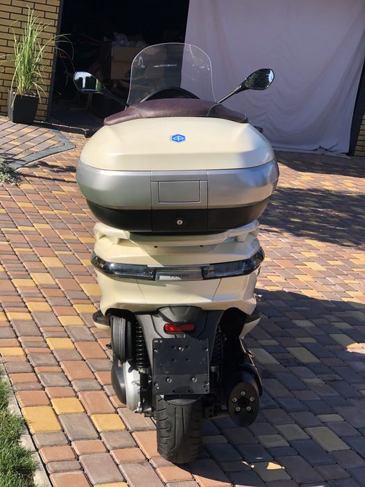 Свіжак!З Японії ! PIAGGIO X10-350!