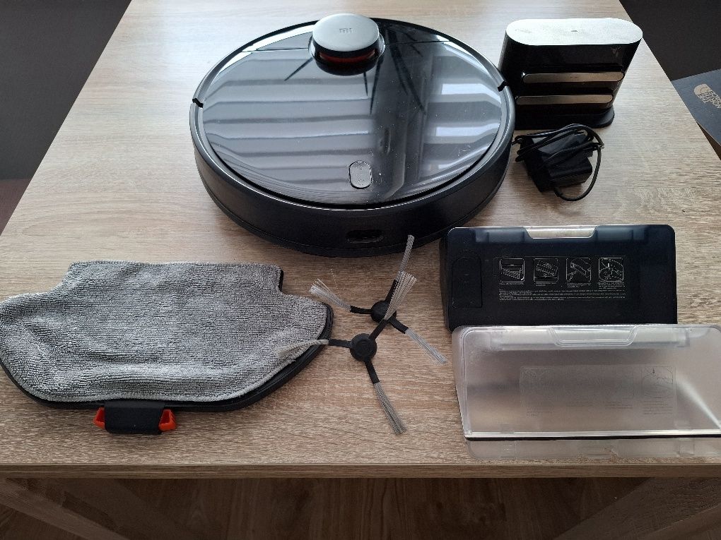 Robot sprzątający Xiaomi Mi Vacuum Mop Pro czarny
