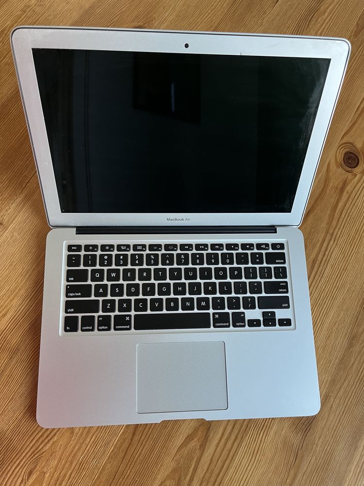 Laptop MacBook Air 7,2 A1466 13" - Intel Core i7 2,2 8GB, 128GB