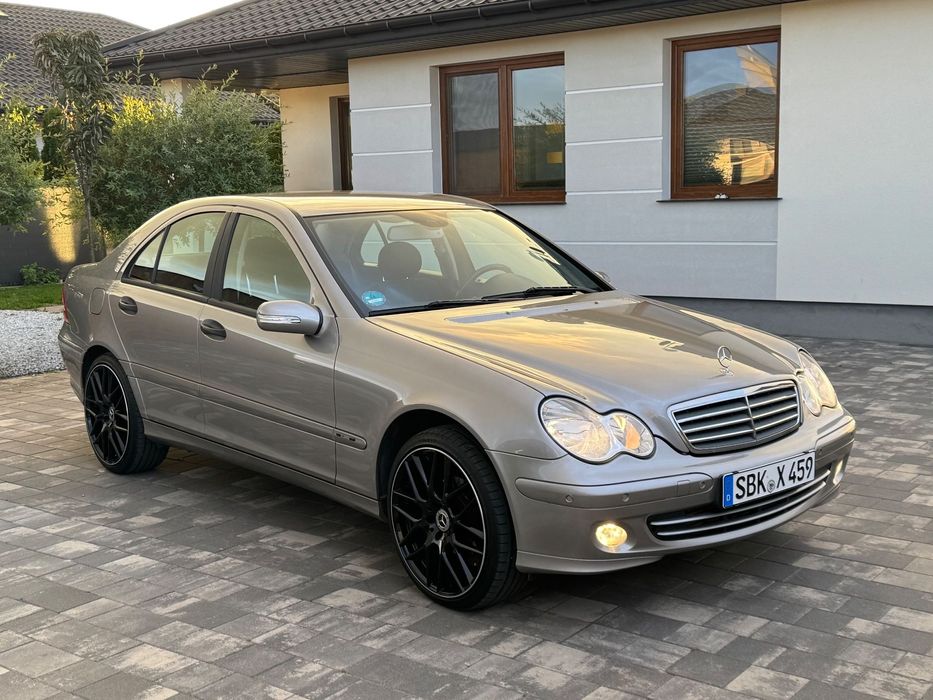 Mercedes-Benz Klasa C Śliczny ! W Oryginale ! Piękne koła 19 nowe hamulce Mało takich! Warto