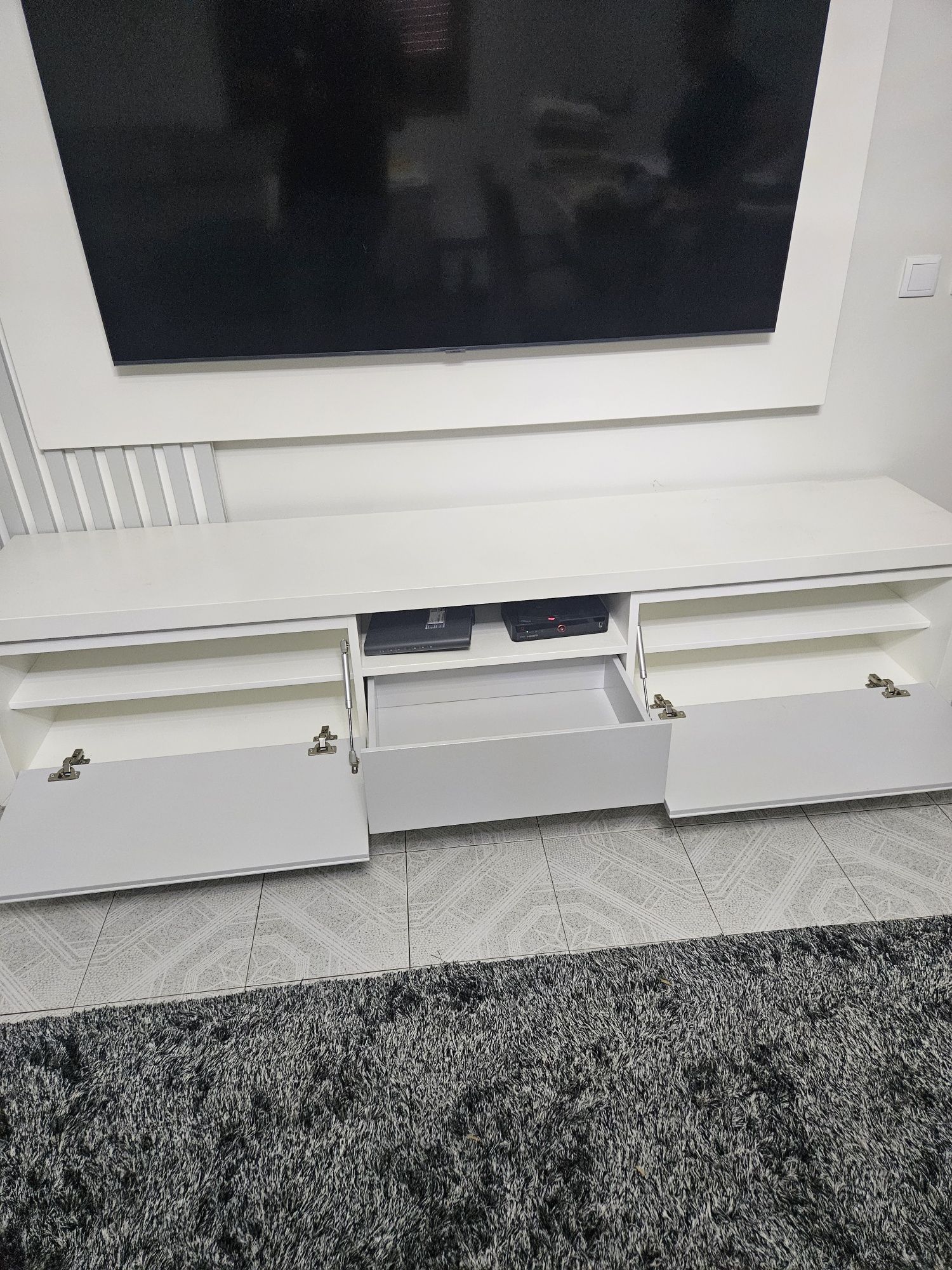 Móveis Sala aparador e suport tv com leds