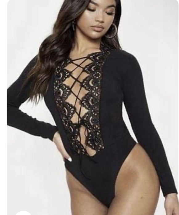 Боді- лонгслів,  чорний prettylittlething