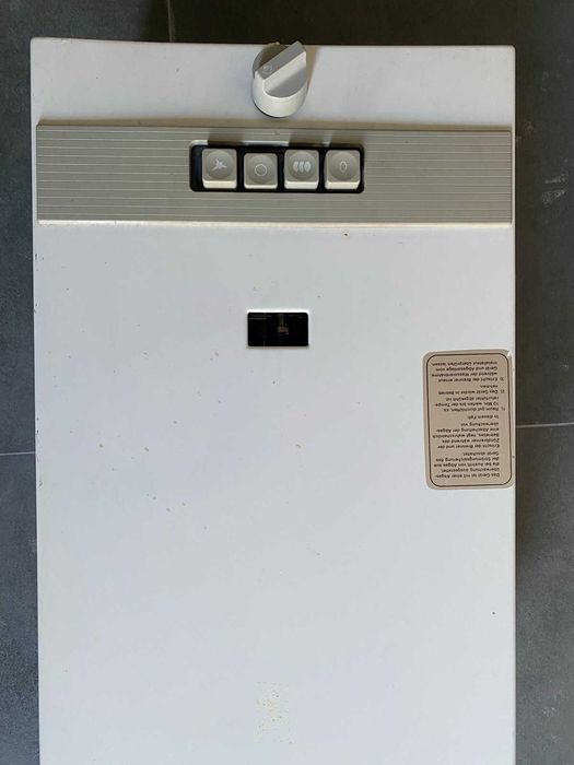 Газові колонки JUNKERS та Vaillant