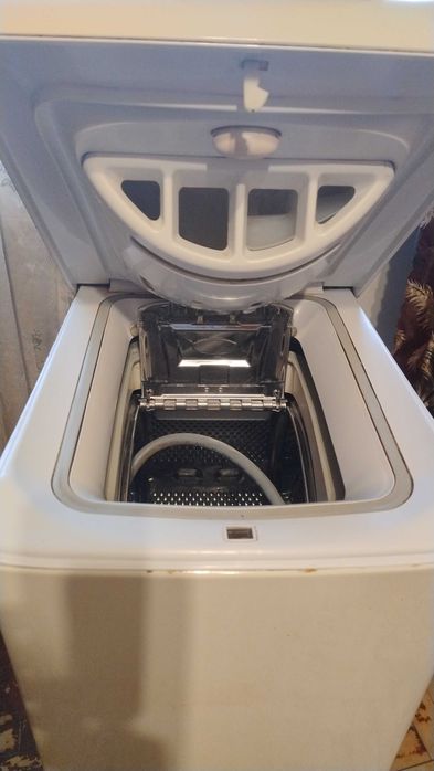 Пральна машинка Indesit вертикальна