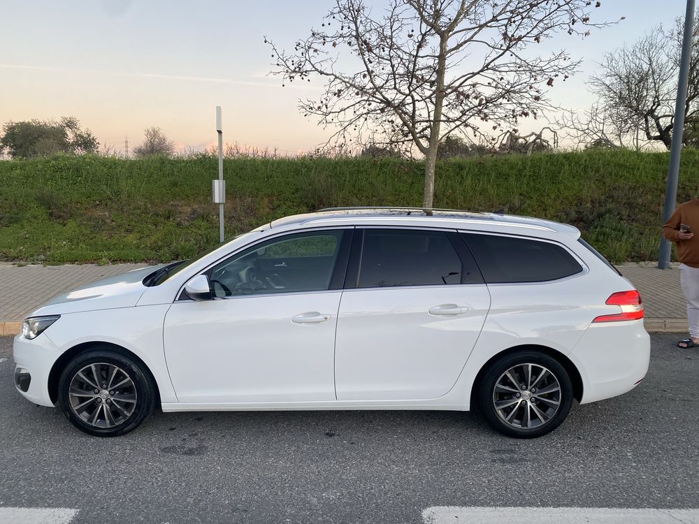 Peugeot com possibilidade de financiamento