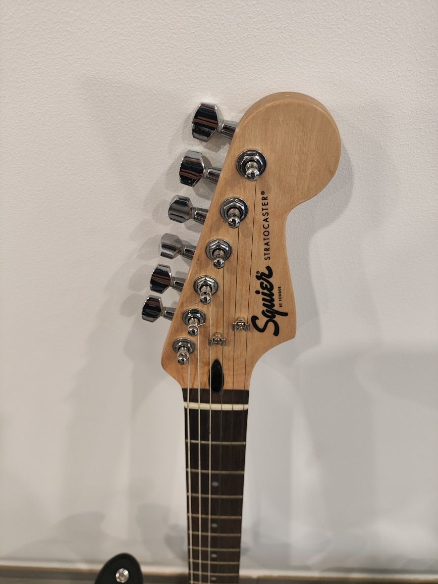 Guitarra elétrica Fender Squier Stratocaster+