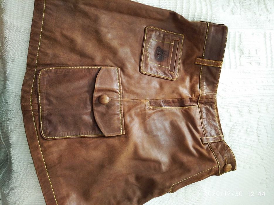 Saia de pele genuína