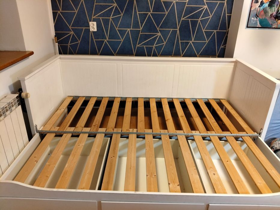 Białe Duże Rozkładane Łóżko Hemnes z szufladami