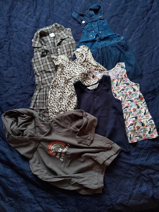 Zestaw ubrań dla dziewczynki, rozm. 98/104