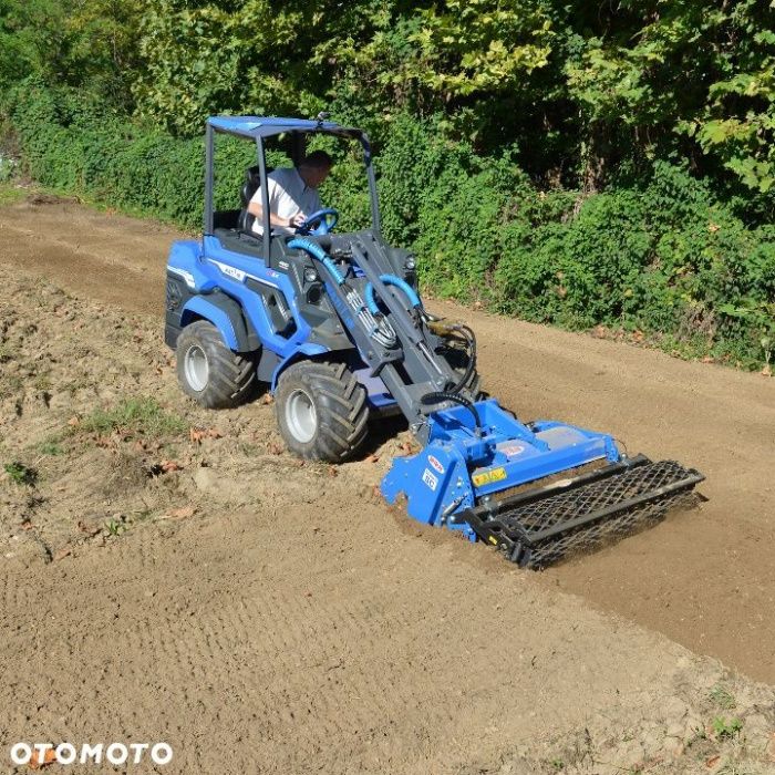 Usługi miniładowarką koparką niwelacje zakładanie ogrodów pracę ziemne