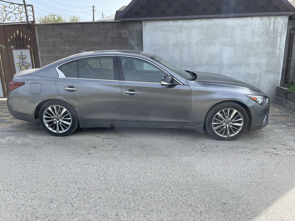 Infiniti q50 2.0t 2018г