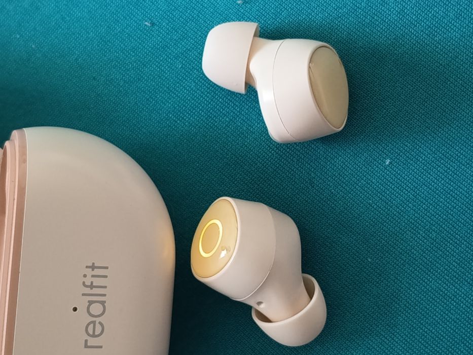 Nowe słuchawki bluetooth realfit f4 beżowe