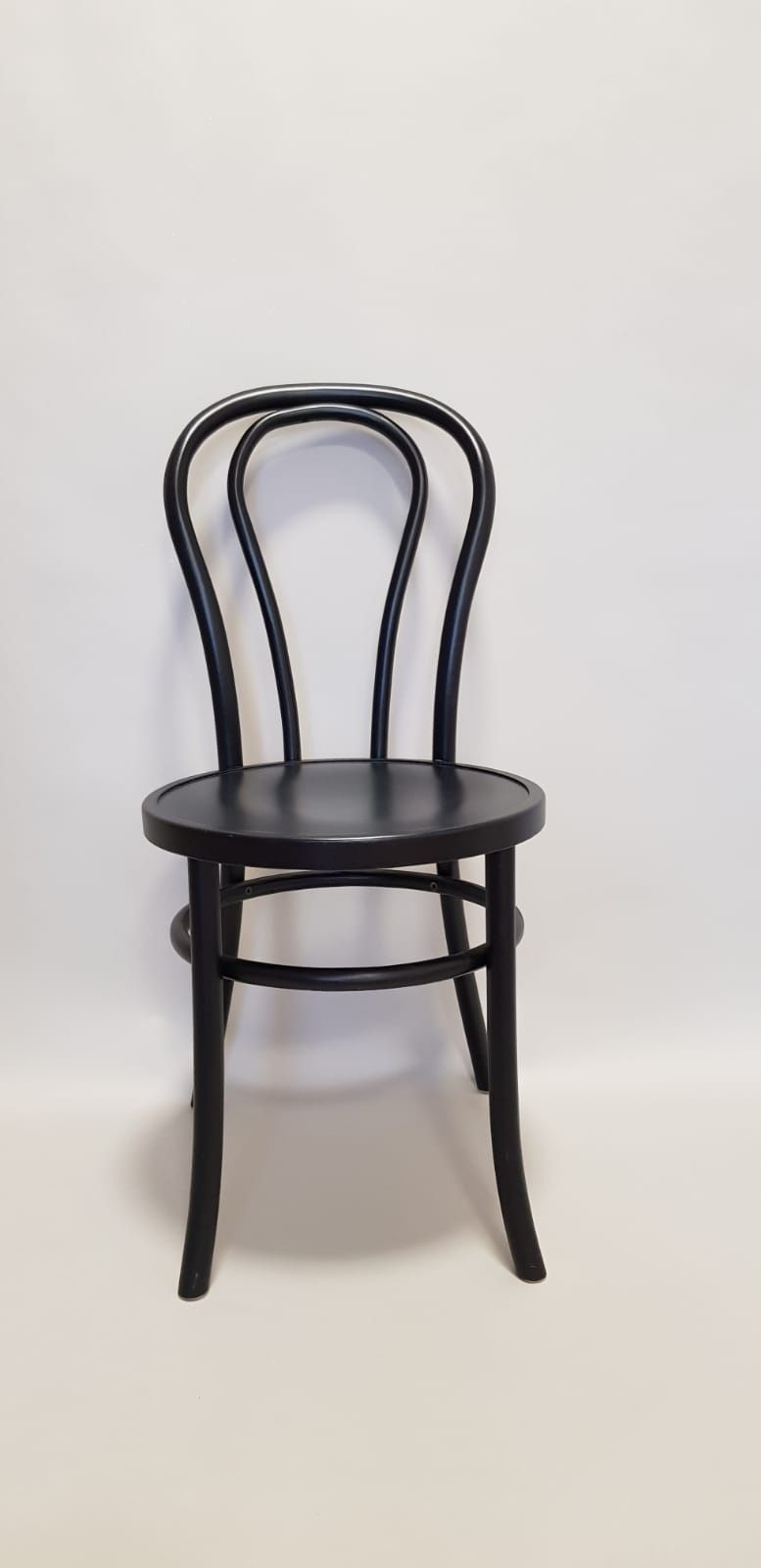 Krzesło czarne, drewniane