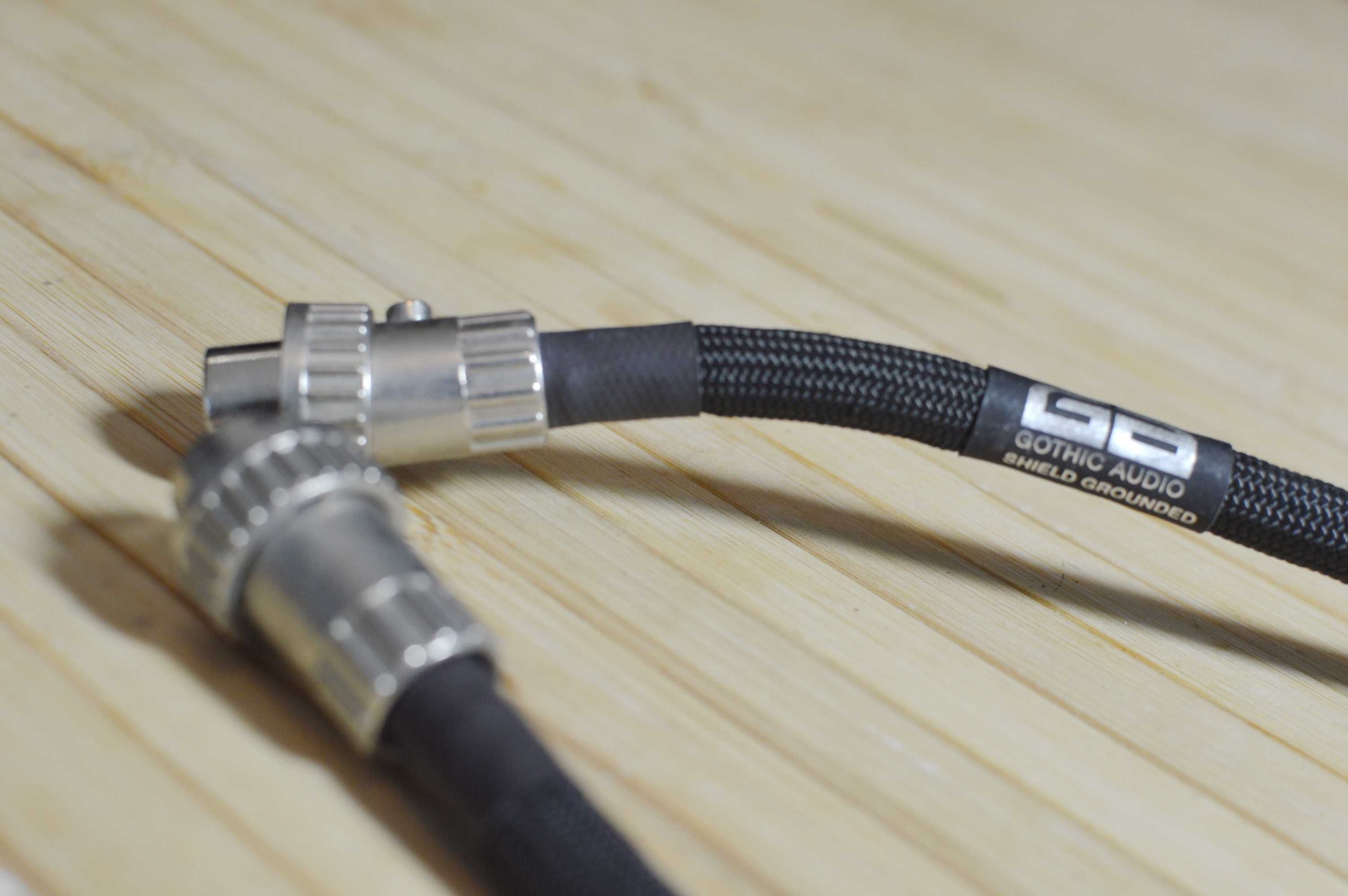 0.75m DIN Naim Interconnects - srebro - made in GB