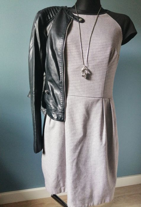 Sukienka w kratkę Mohito