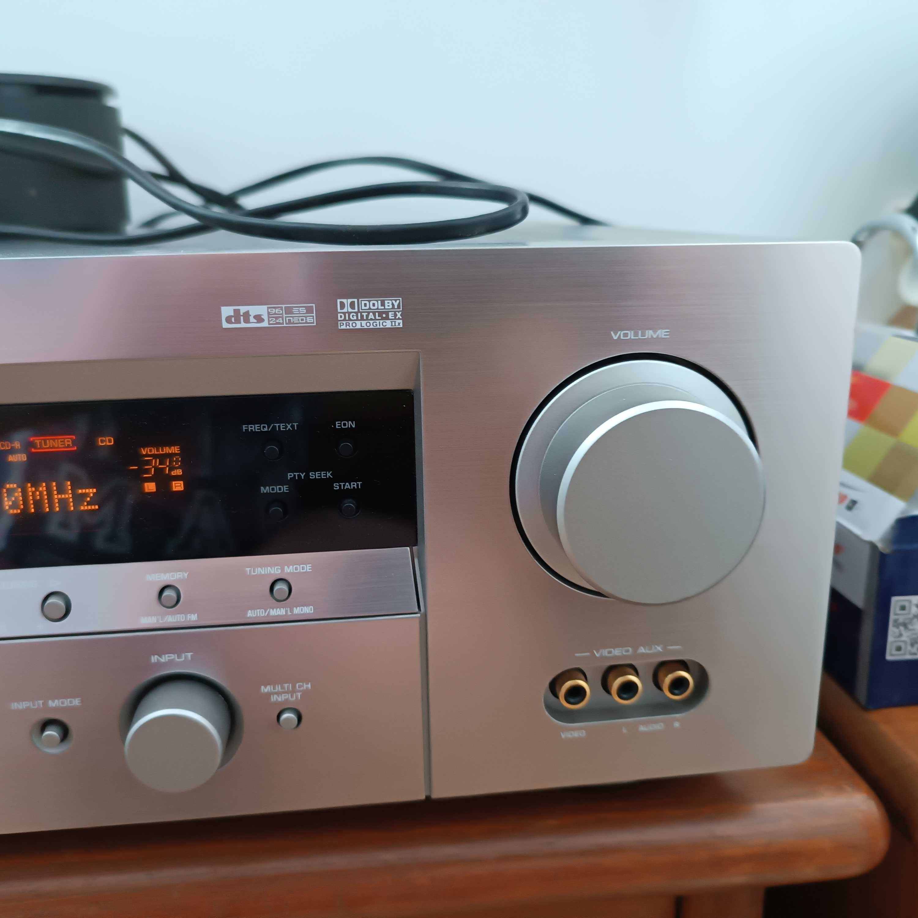 Yamaha Rx-V457 +pilot amplituner ,super stan.