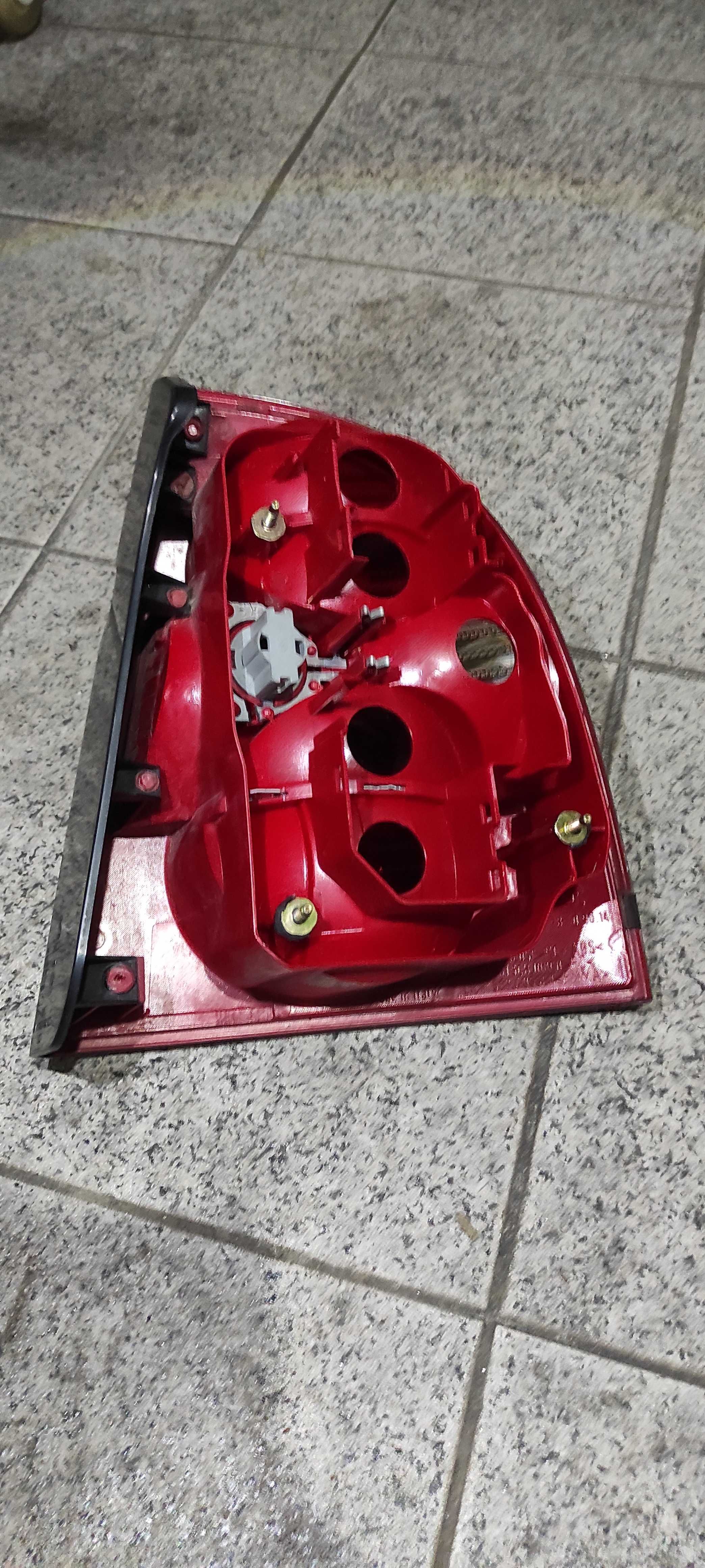 Farolim Traseiro Esquerdo VOLKSWAGEN PASSAT B5.5 SEDAN 4P