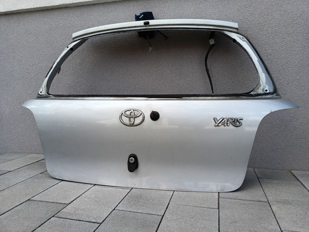 Klapa bagażnika Toyota Yaris 2003