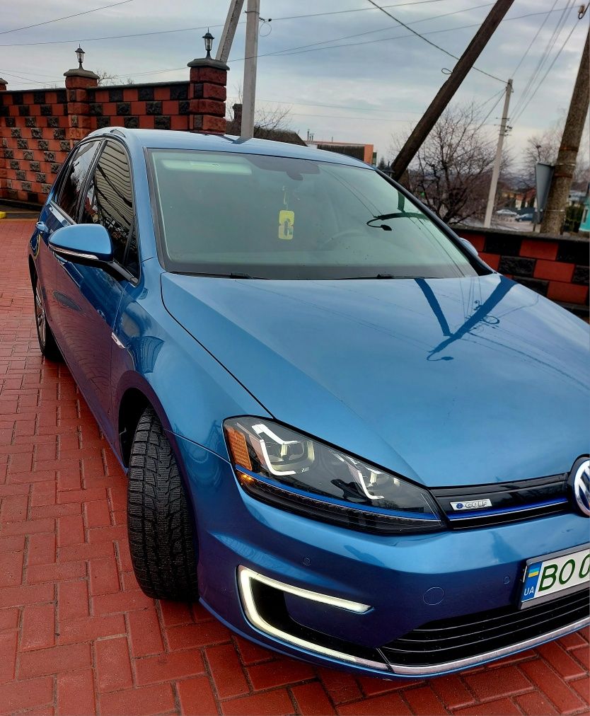 Volkswagen eGolf 2015 Фольксваген е Гольф