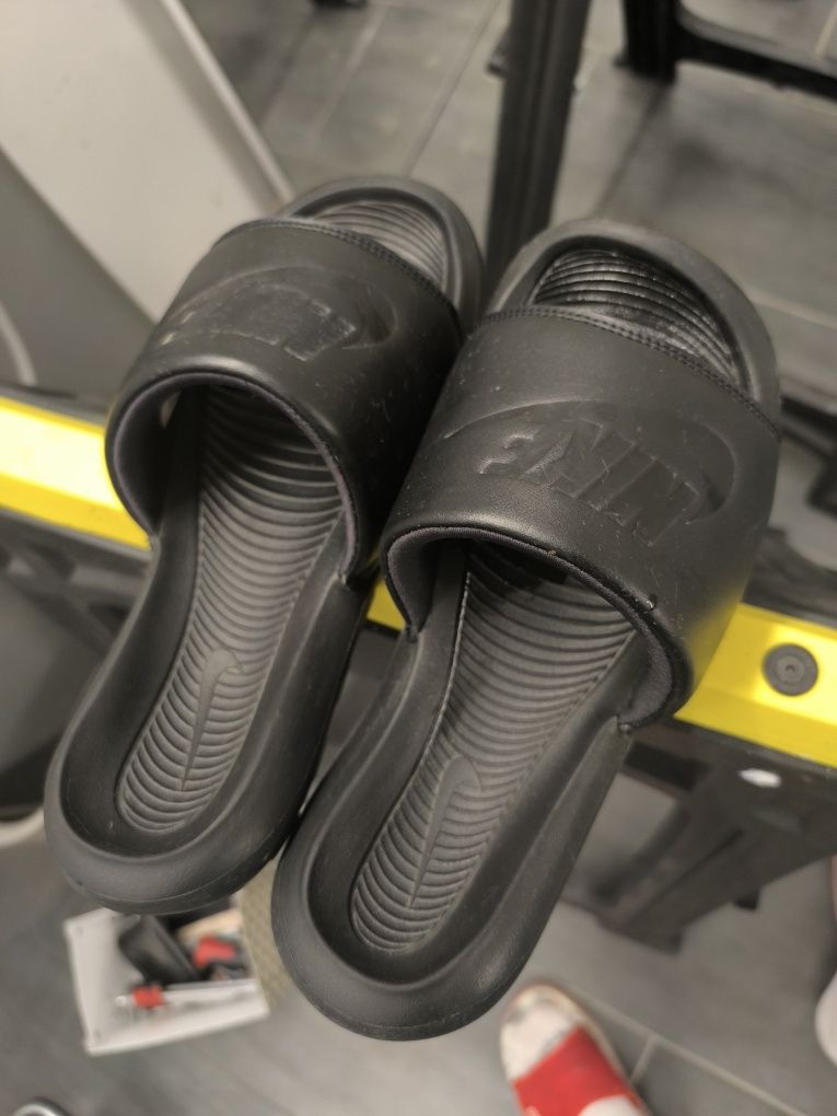 Klapki Nike rozmiar 38