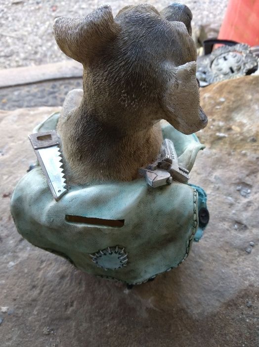 Mealheiro em formato de cão