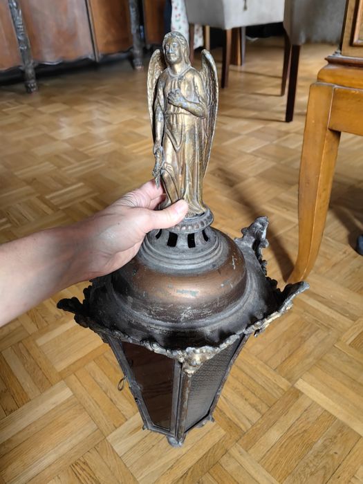Stara lampa/latarnia z aniołem