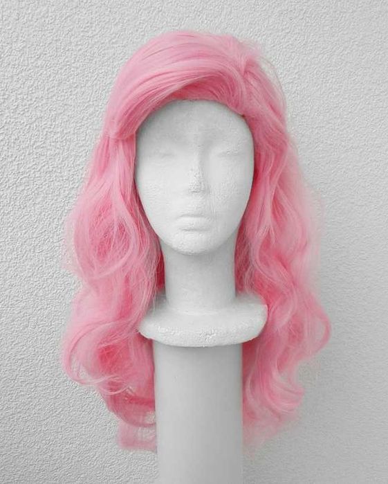 Fluttershy MLP różowa falowana peruka z grzywką cosplay wig różowy