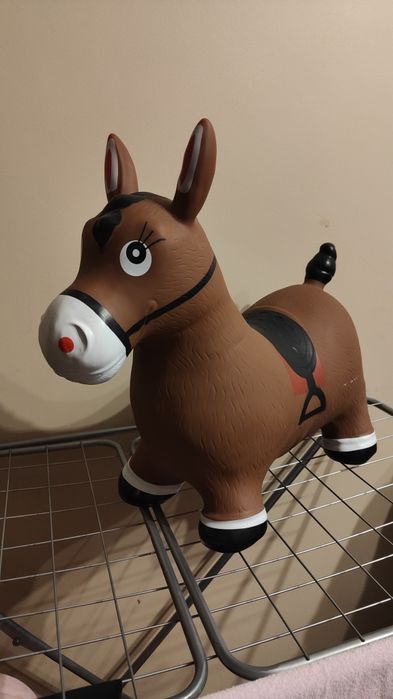 Koń skoczek dla dzieci