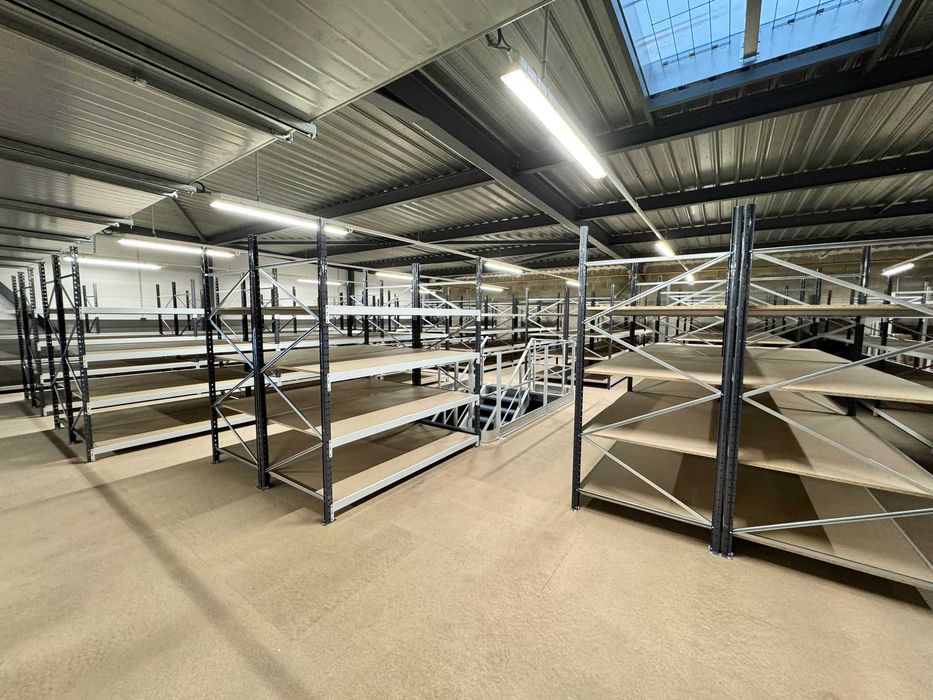 Regały magazynowe , całe wyposażenie