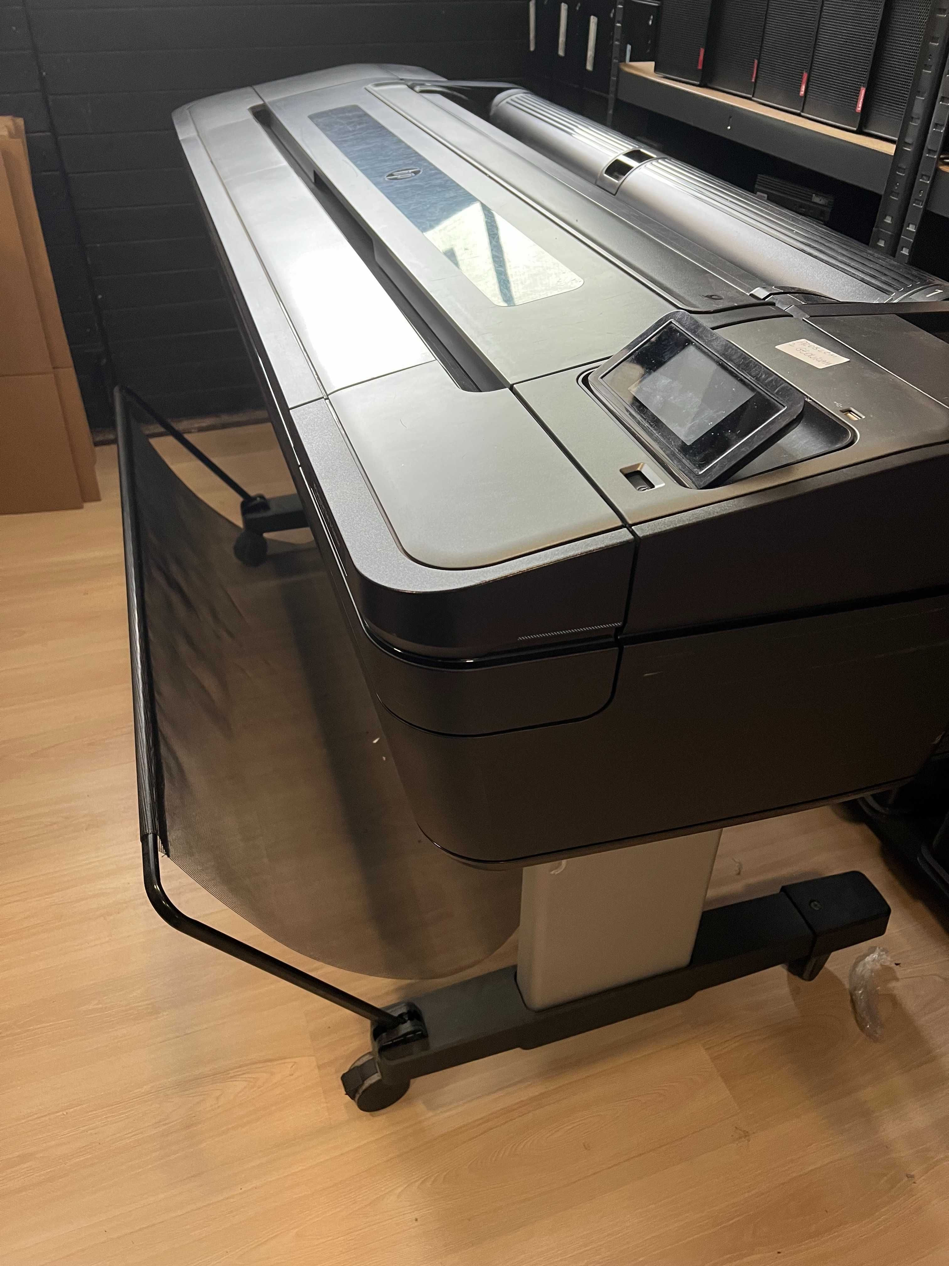 Profesjonalny Ploter drukujący HP DesignJet Z6DR V-Trimmer 44 cale