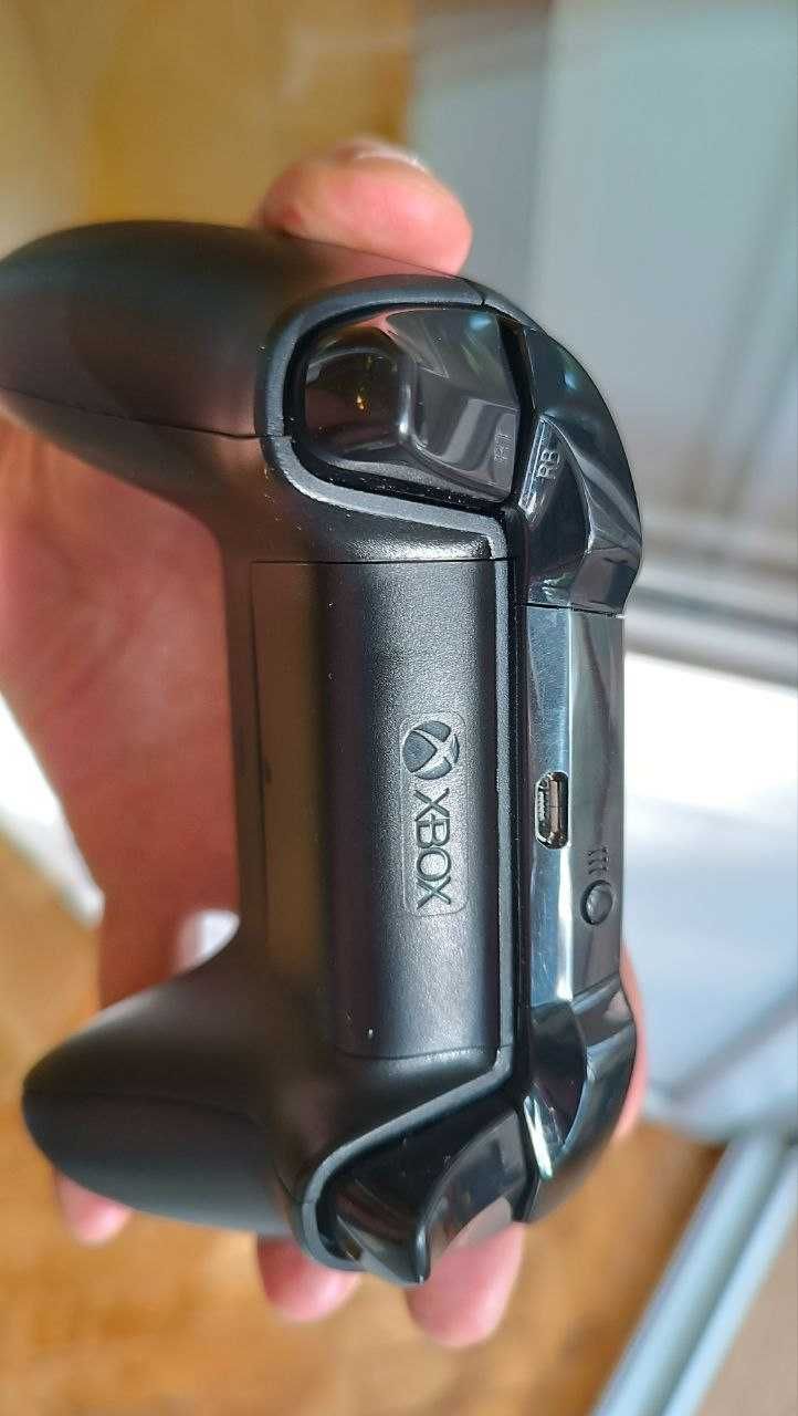 Геймпад (джойстик) Xbox Wireless controller model 1708