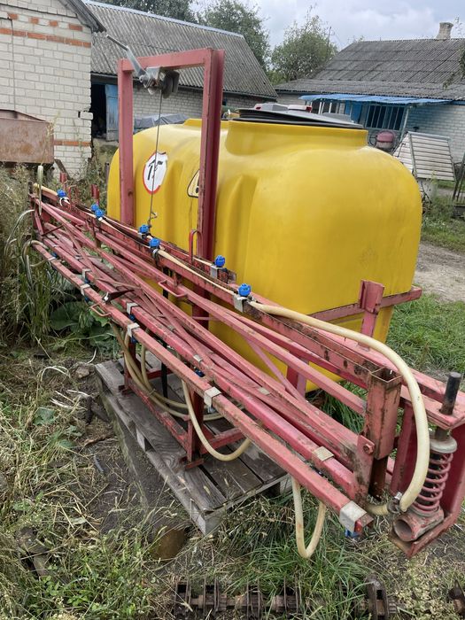Оприскувач на 600 літрів