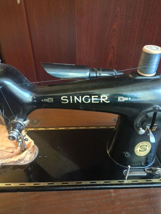 Антикварна швейна машинка Singer (Германське виробництво)