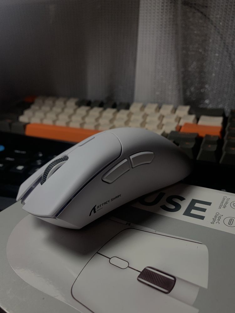 Продам мишку attack shark r1,идеал