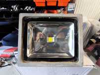 Solidny Halogen Reflektor Yato 81806