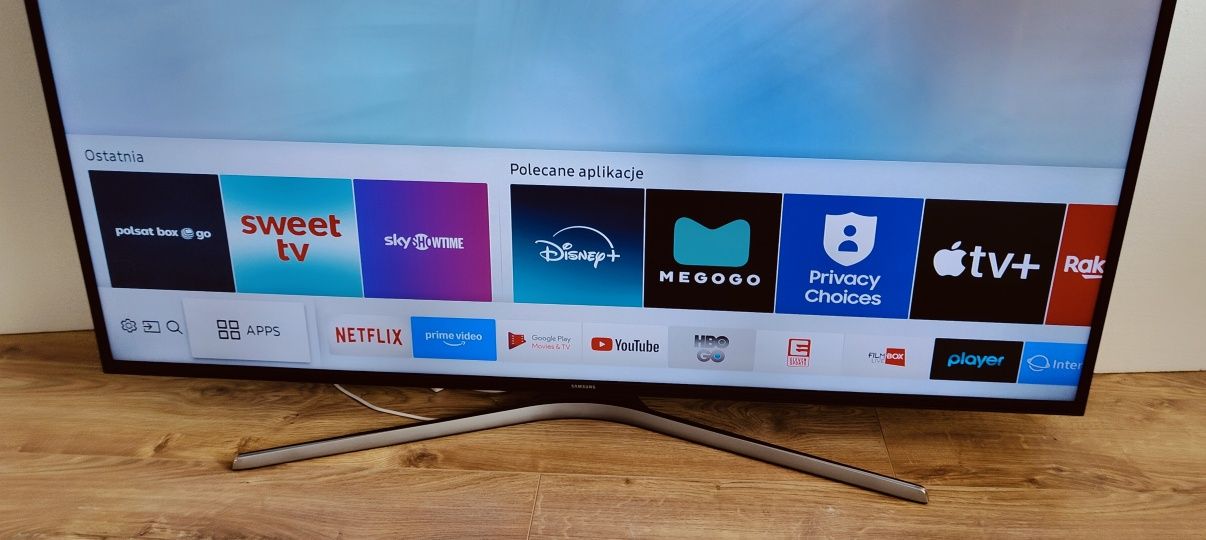 55cali smart tv 4K UHD , Wi-Fi ,bluetooth, DVB-T2
