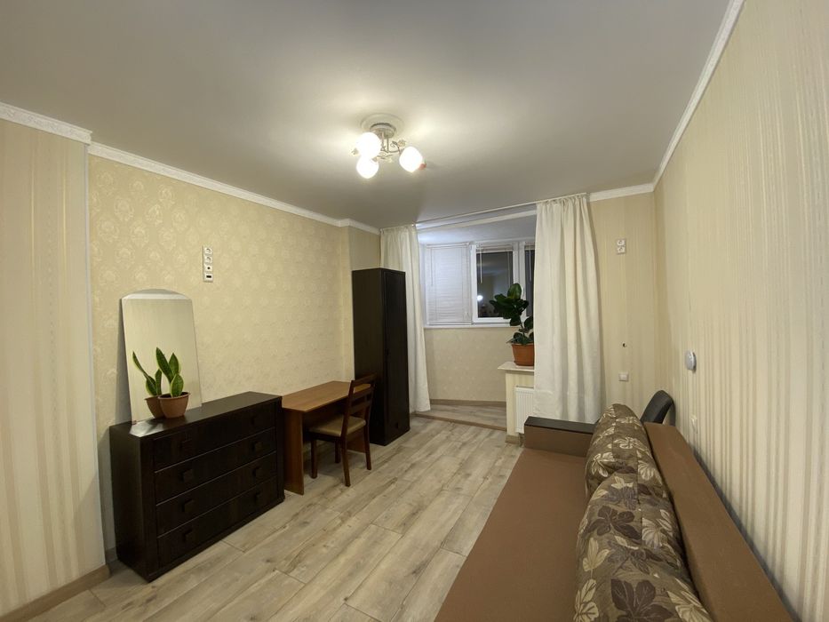 Девушке комната подключ-5минпеш м.Вирлиця без Хазяйки телефонуйте