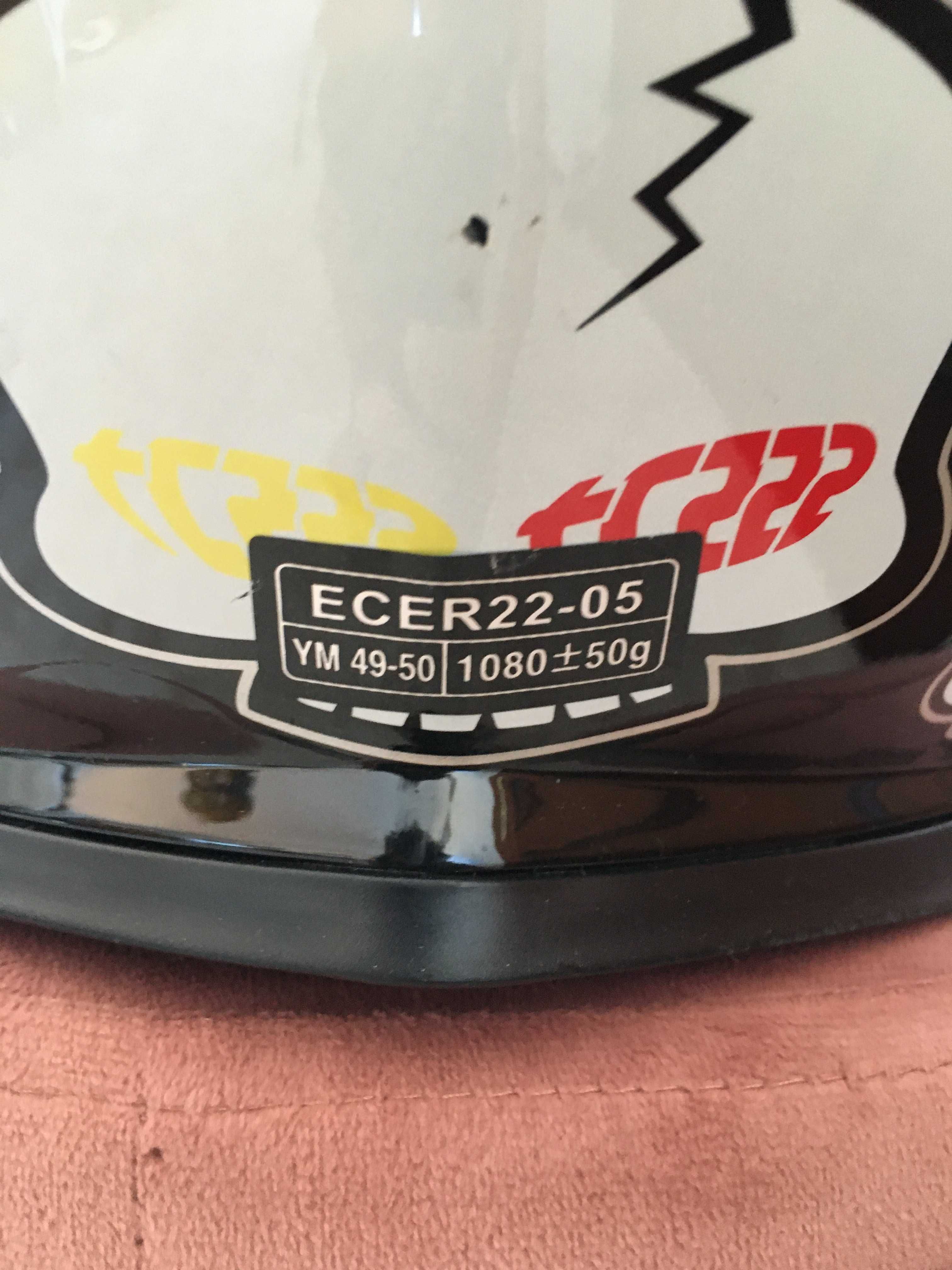 Capacete júnior pouco uso