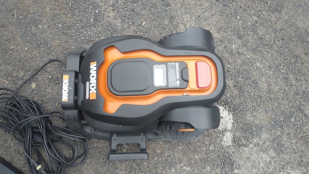 Robot koszący Worx Landroid kosiarka samojezdna Worx Landroid
