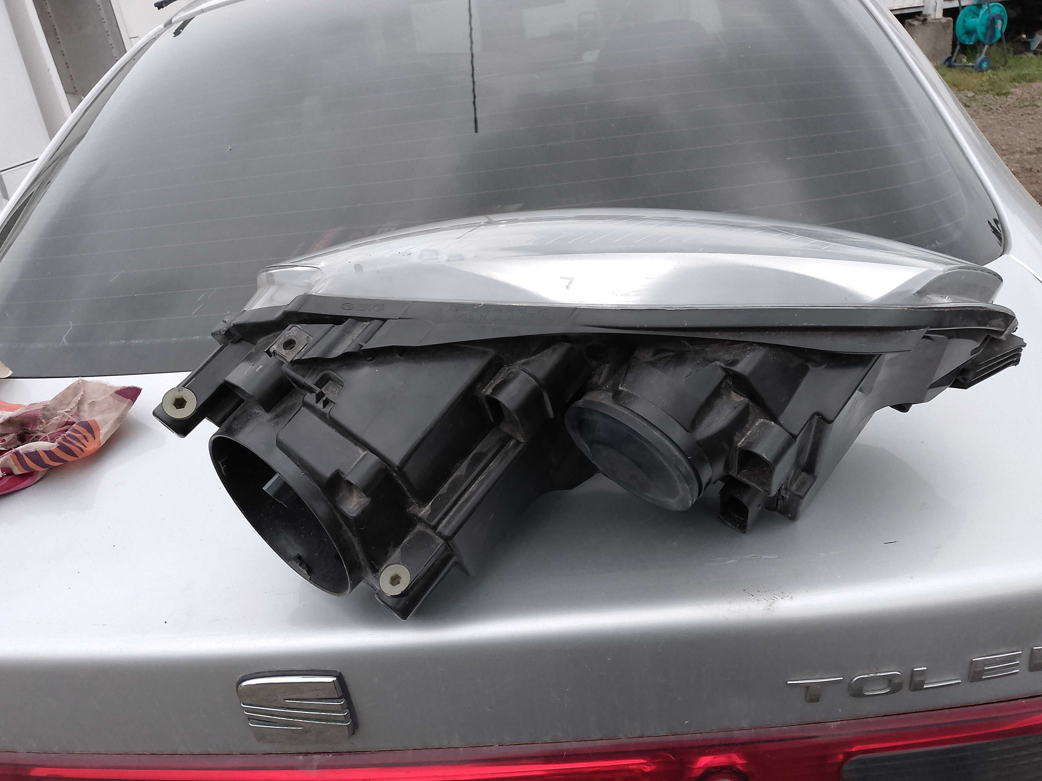 Lampa przednia lewa Volkswagen Golf 5